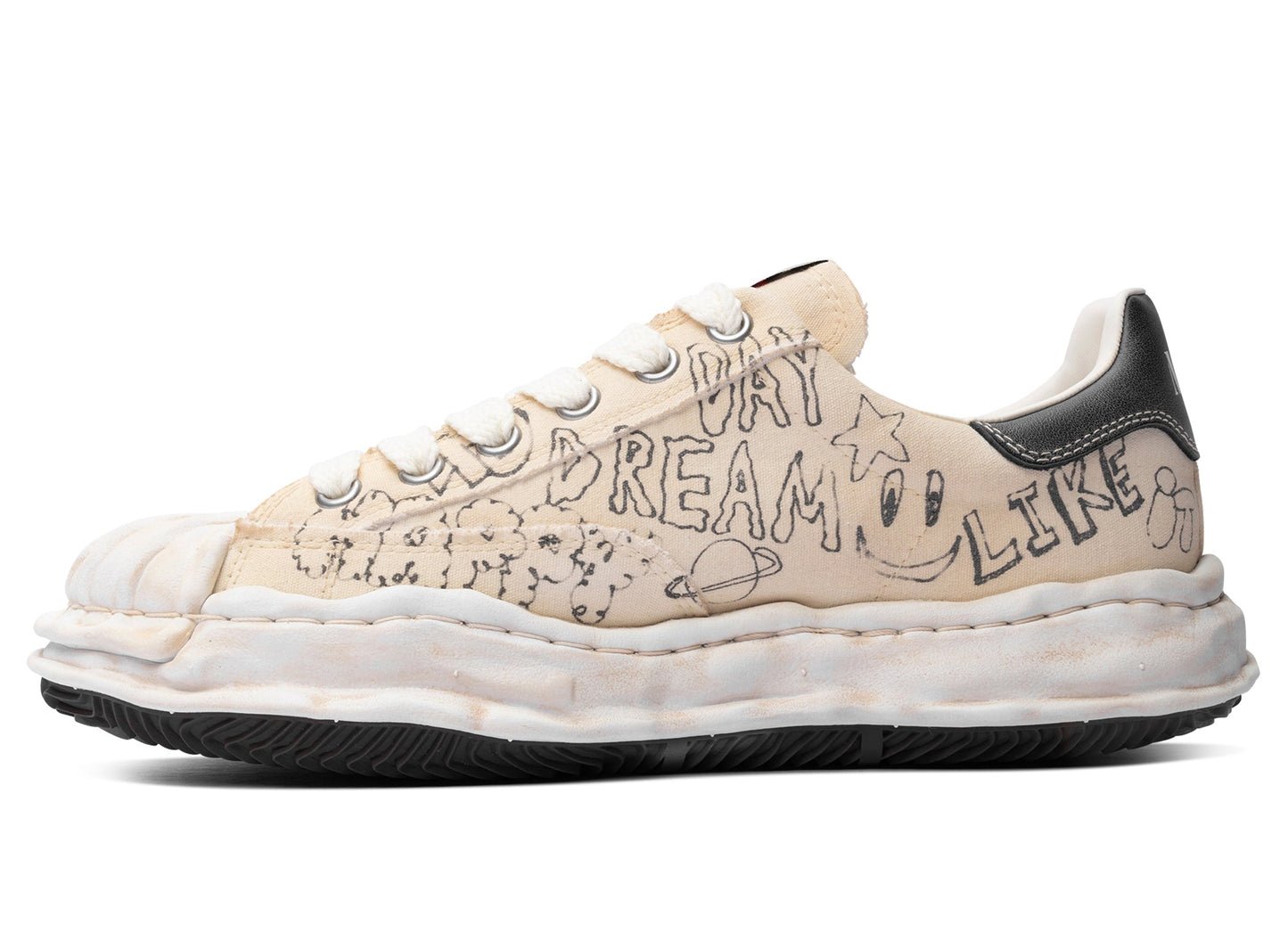 studio-shot-v9-12049