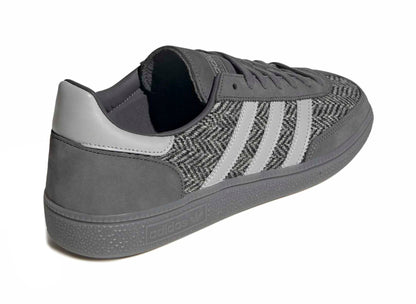 studio-shot-v9-39417