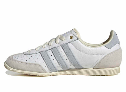 studio-shot-v9-61572