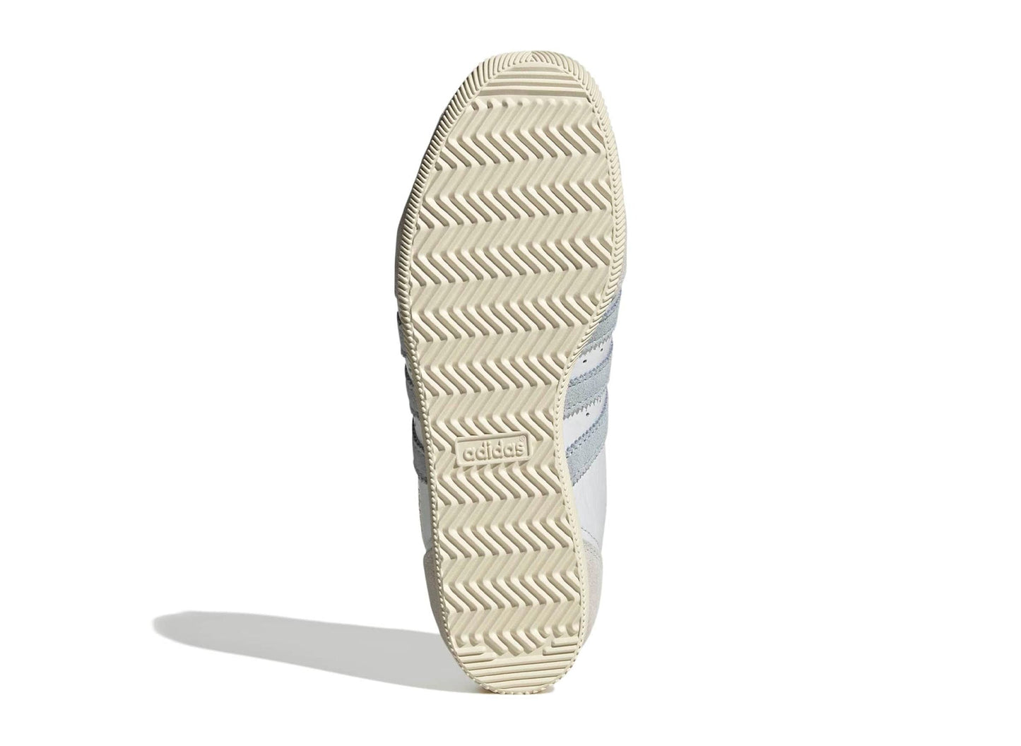 studio-shot-v9-30872