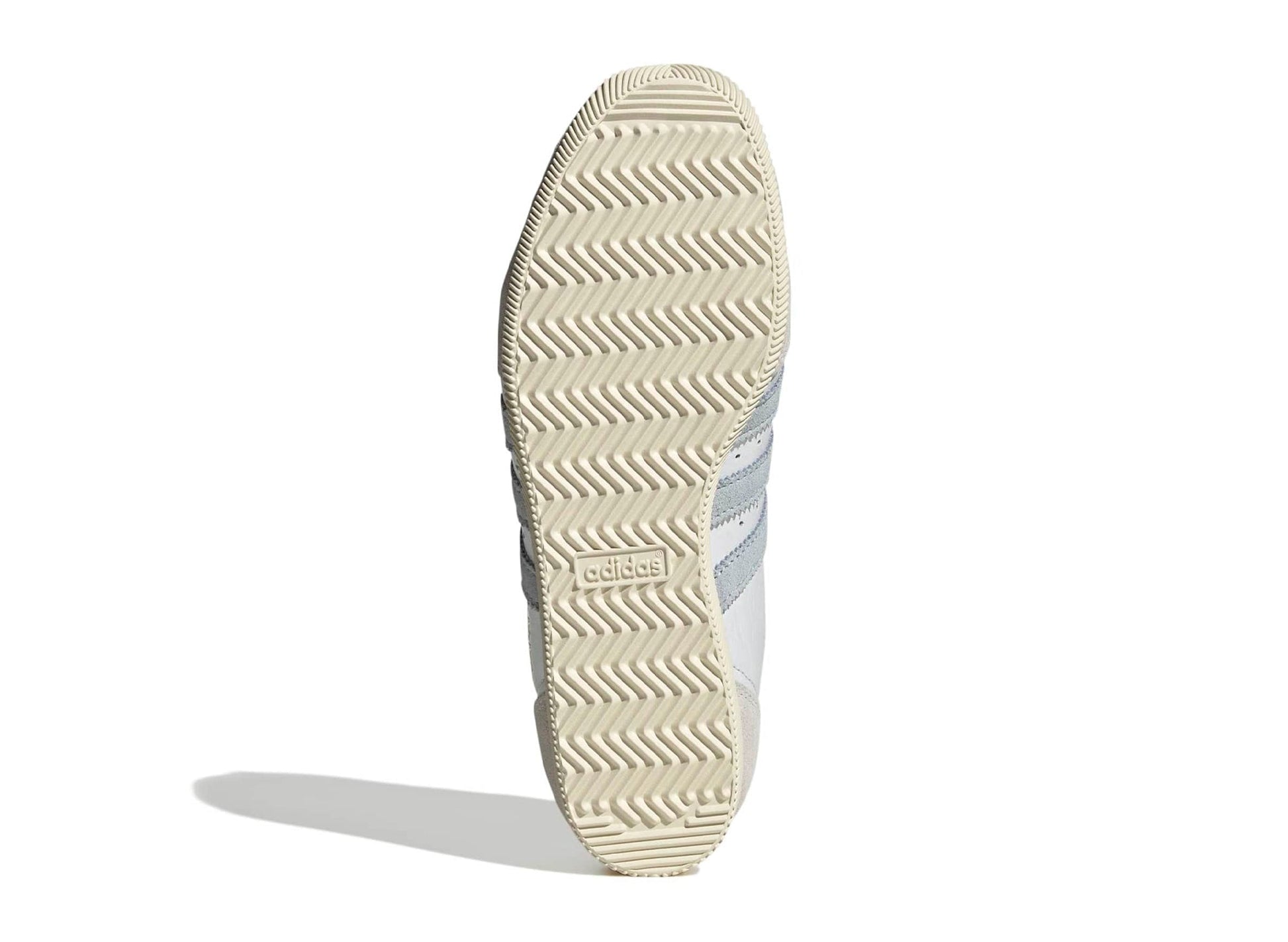 studio-shot-v9-30872