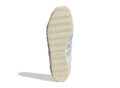 studio-shot-v9-30872