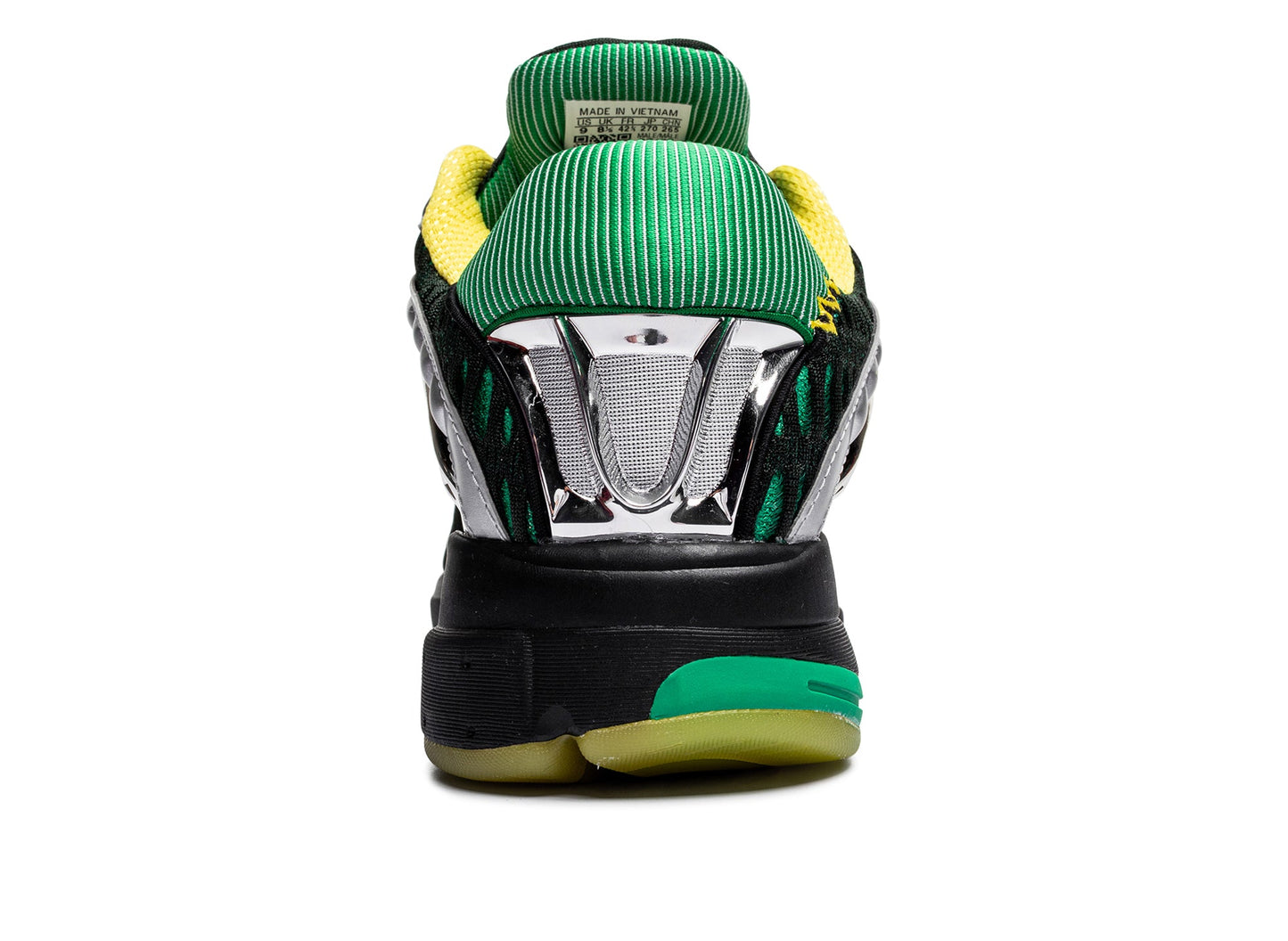 studio-shot-v9-34020