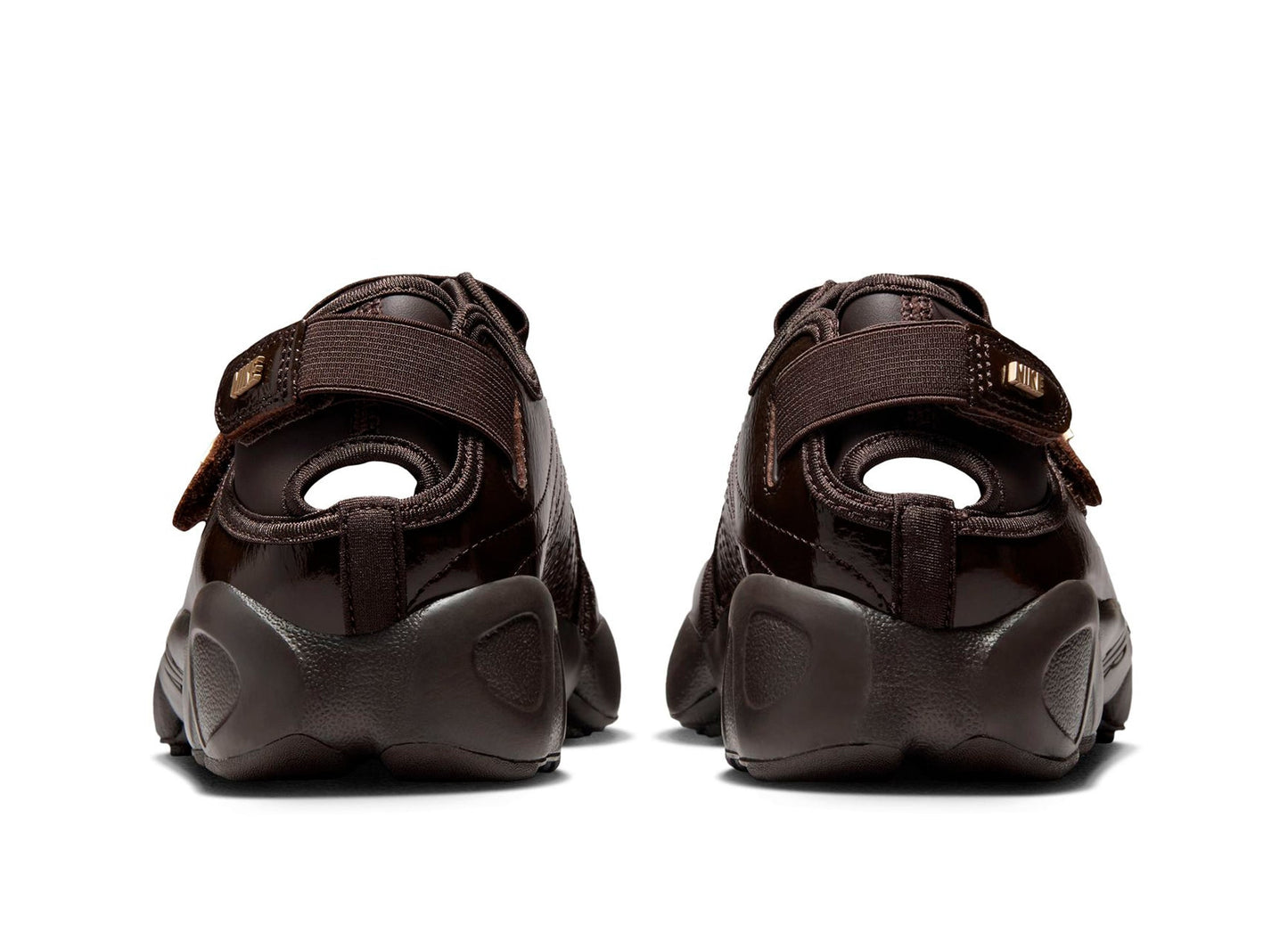 studio-shot-v9-69379