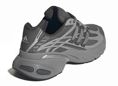 studio-shot-v9-53732