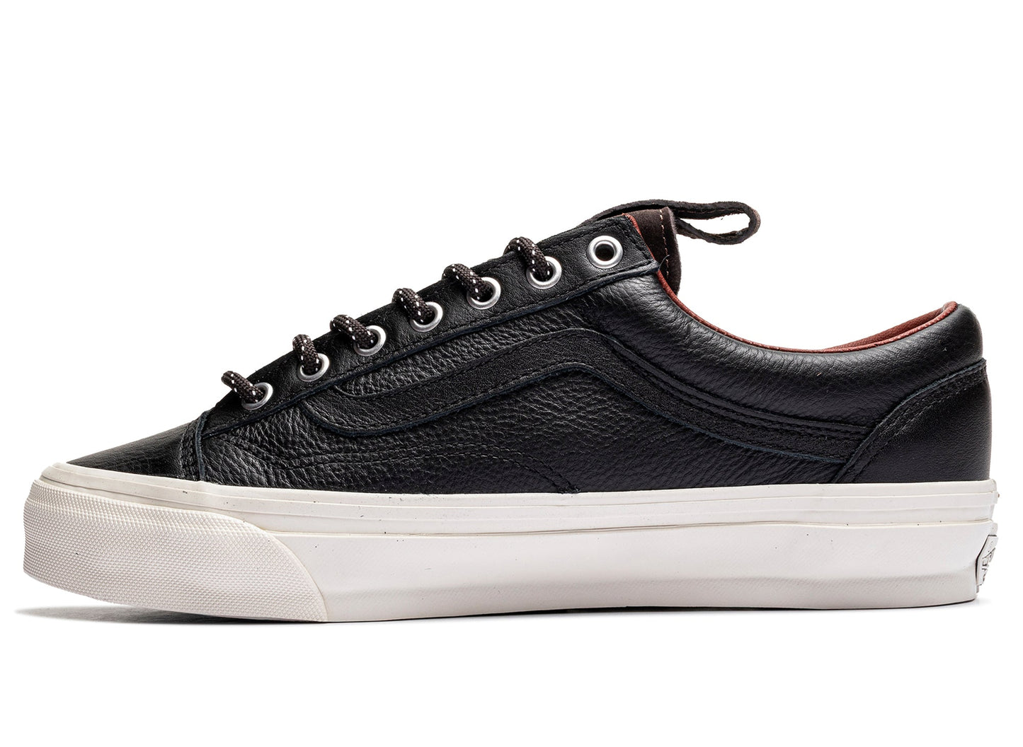 studio-shot-v9-27016