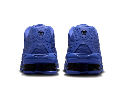 studio-shot-v9-75775