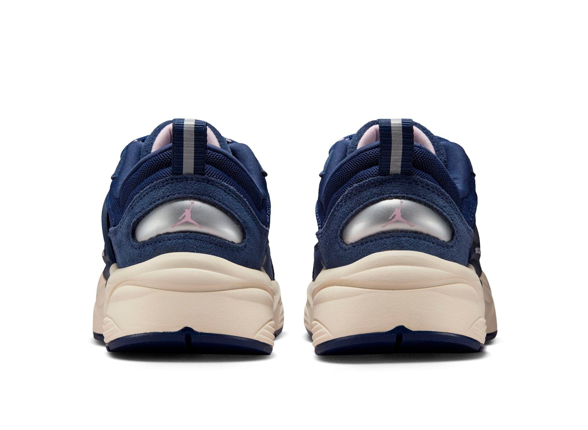 studio-shot-v9-45782