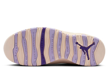 studio-shot-v9-30270