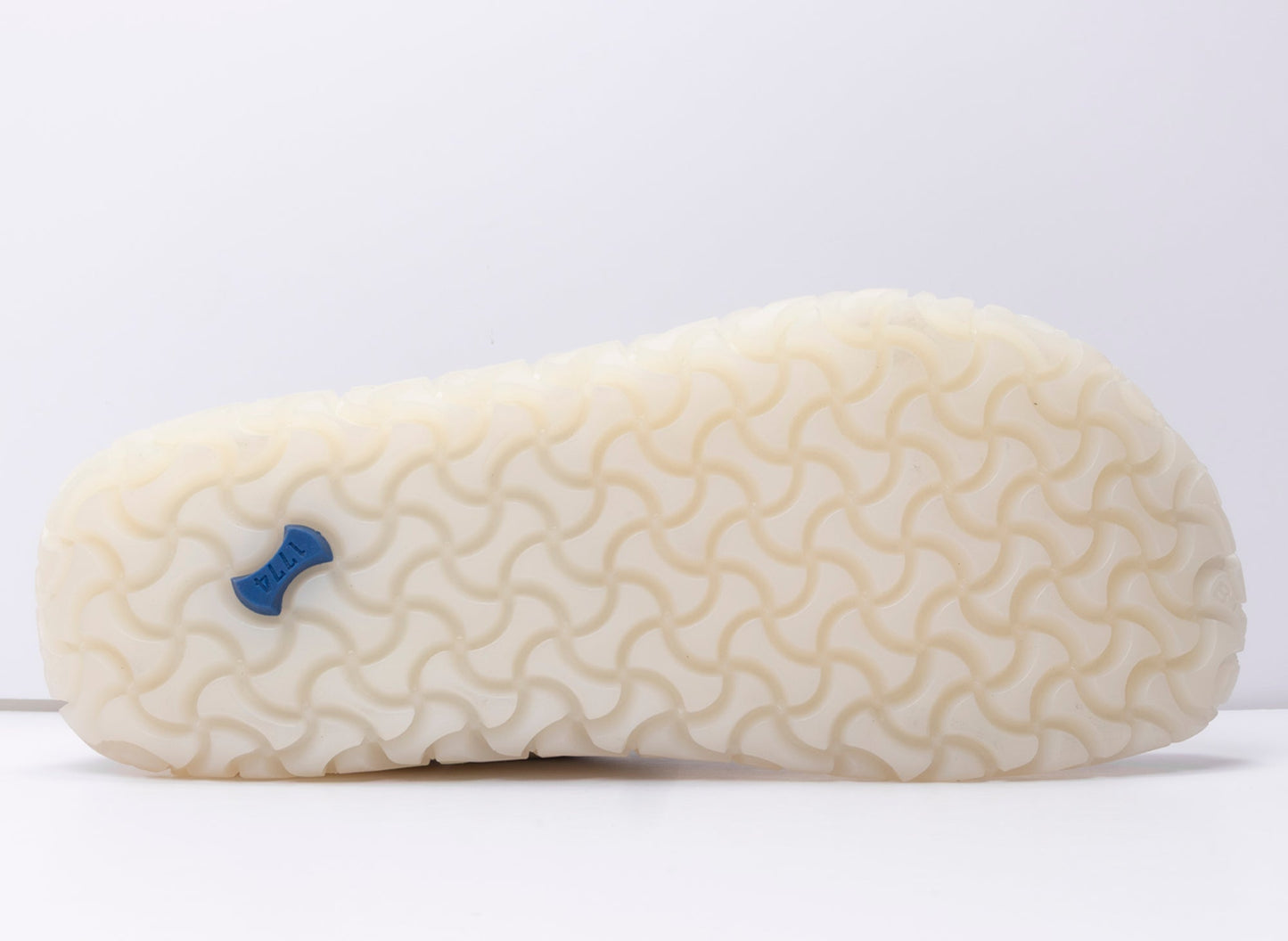 studio-shot-v9-58694