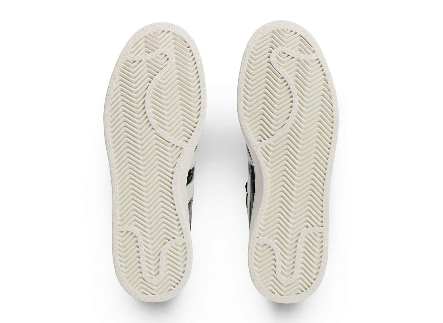 studio-shot-v9-18805