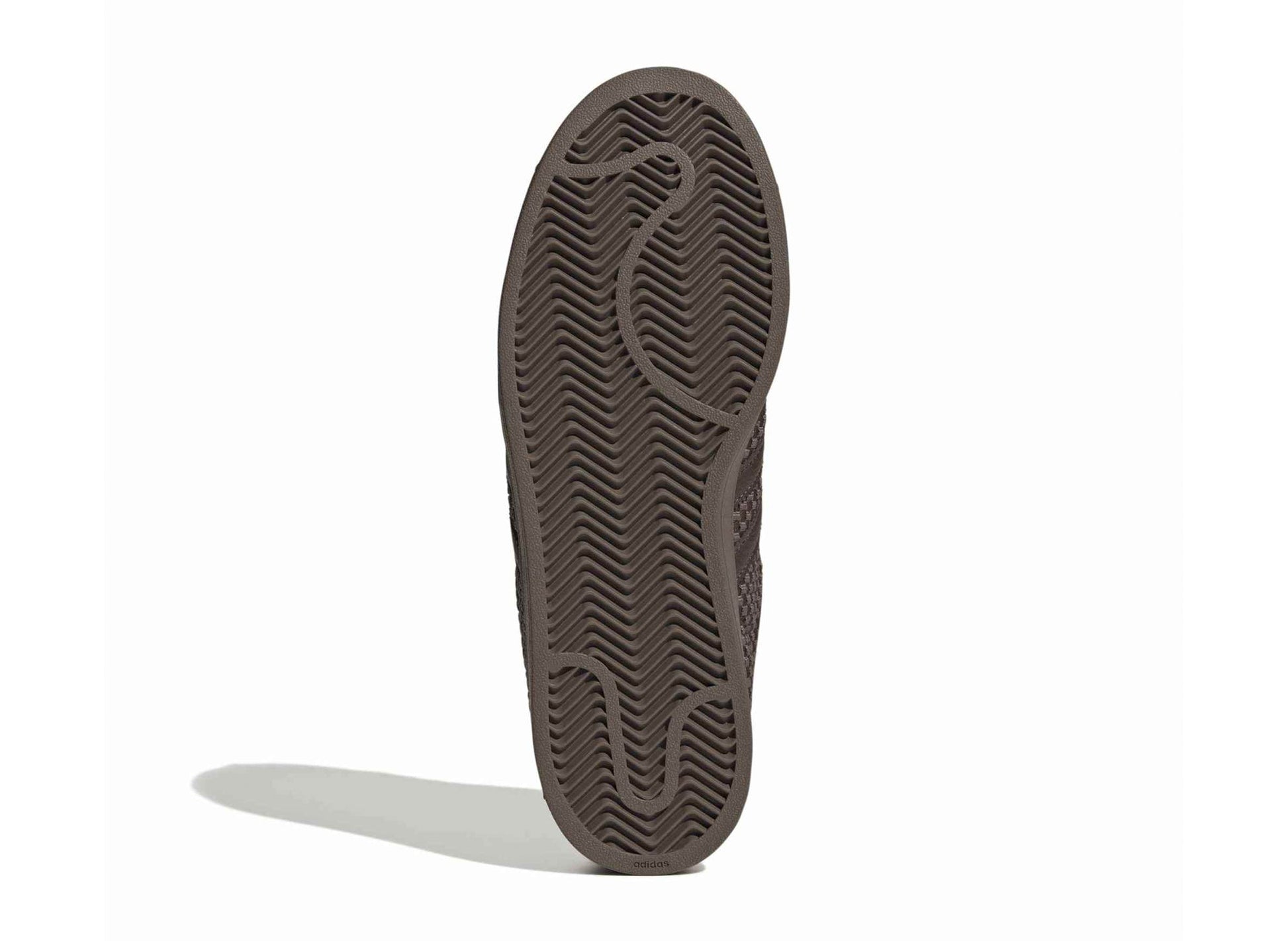 studio-shot-v9-32602